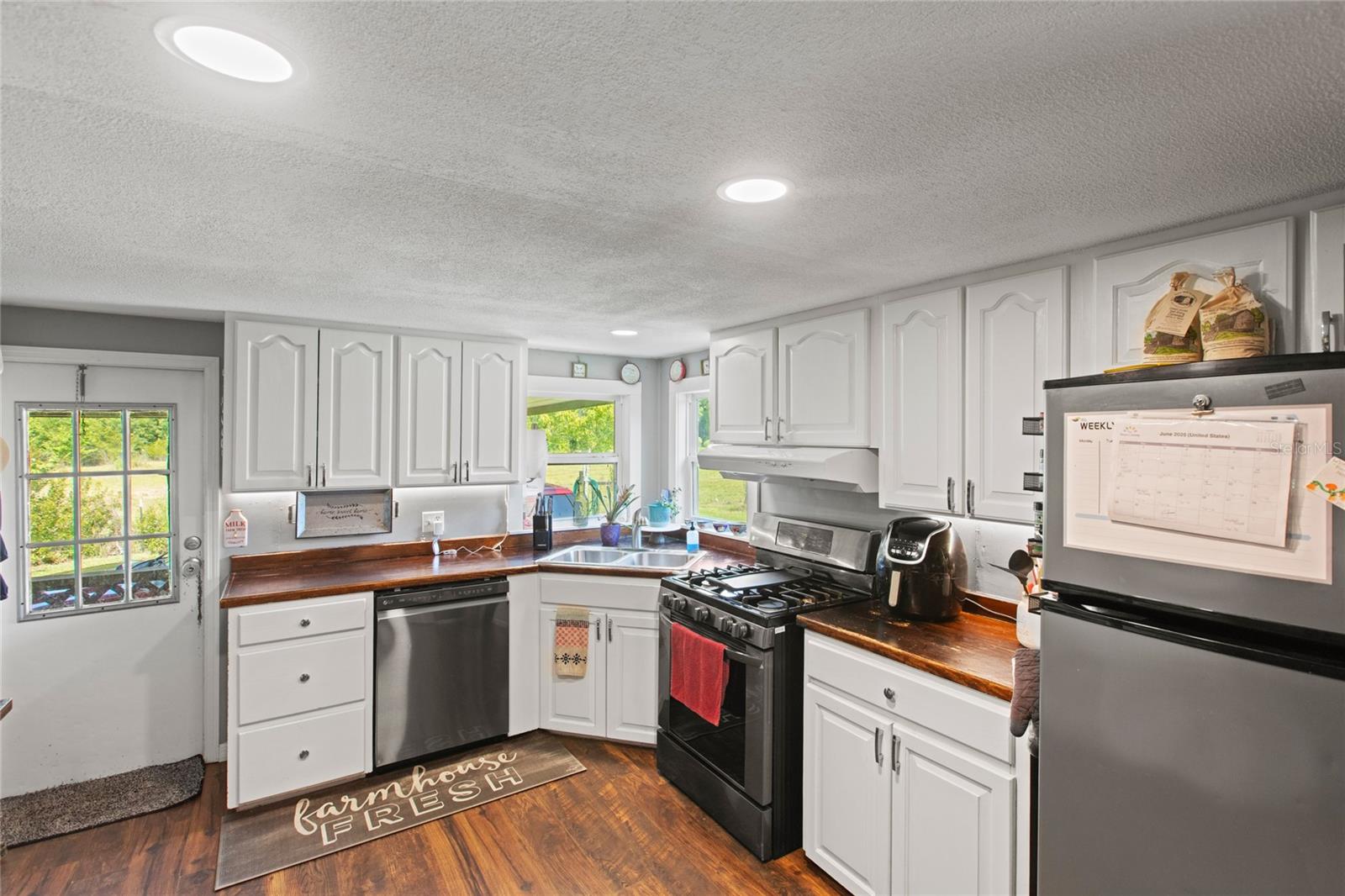 Image 21 of 44 For 1396 94th Street