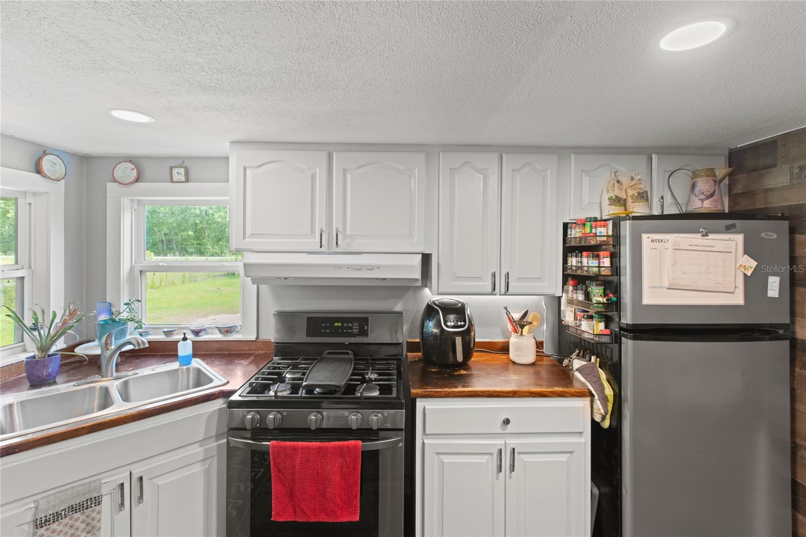 Image 22 of 44 For 1396 94th Street