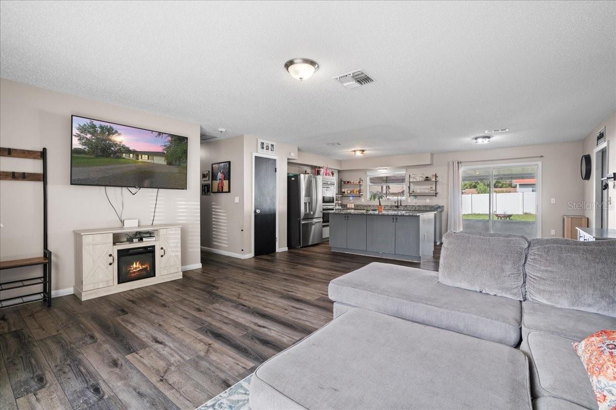 Image 8 of 31 For 24 Sapphire Way