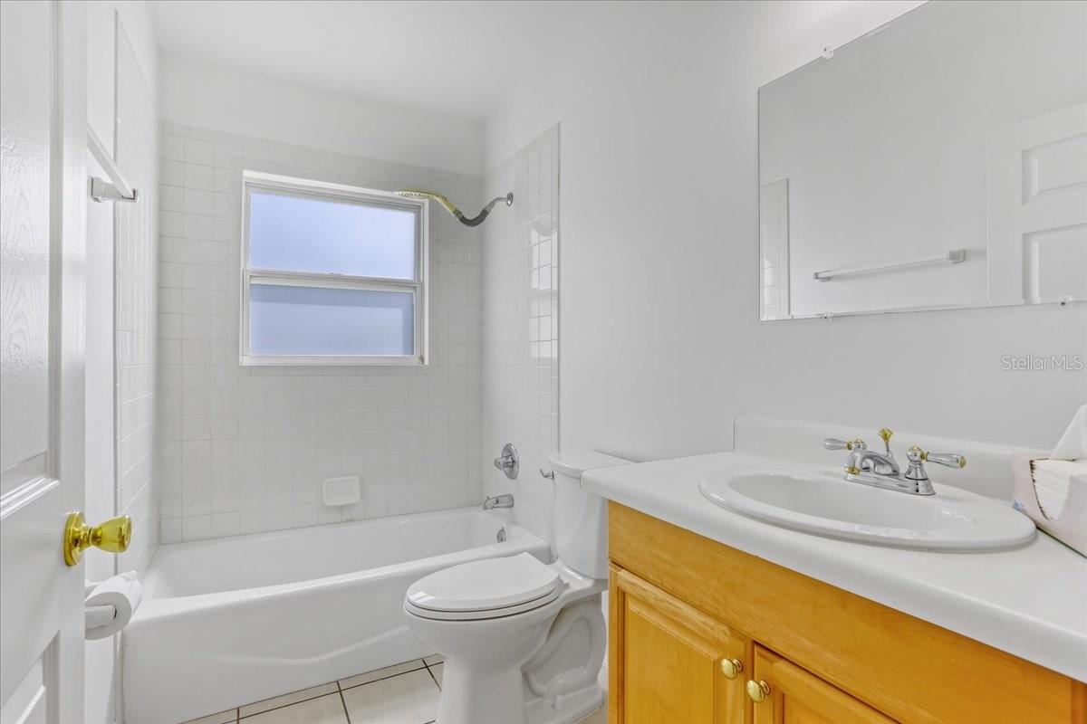Image 12 of 36 For 18028 177th Avenue
