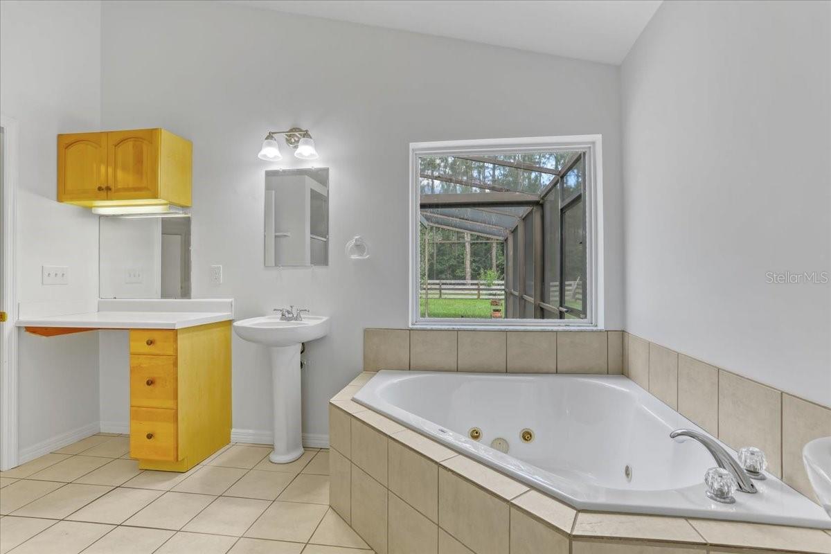 Image 16 of 36 For 18028 177th Avenue
