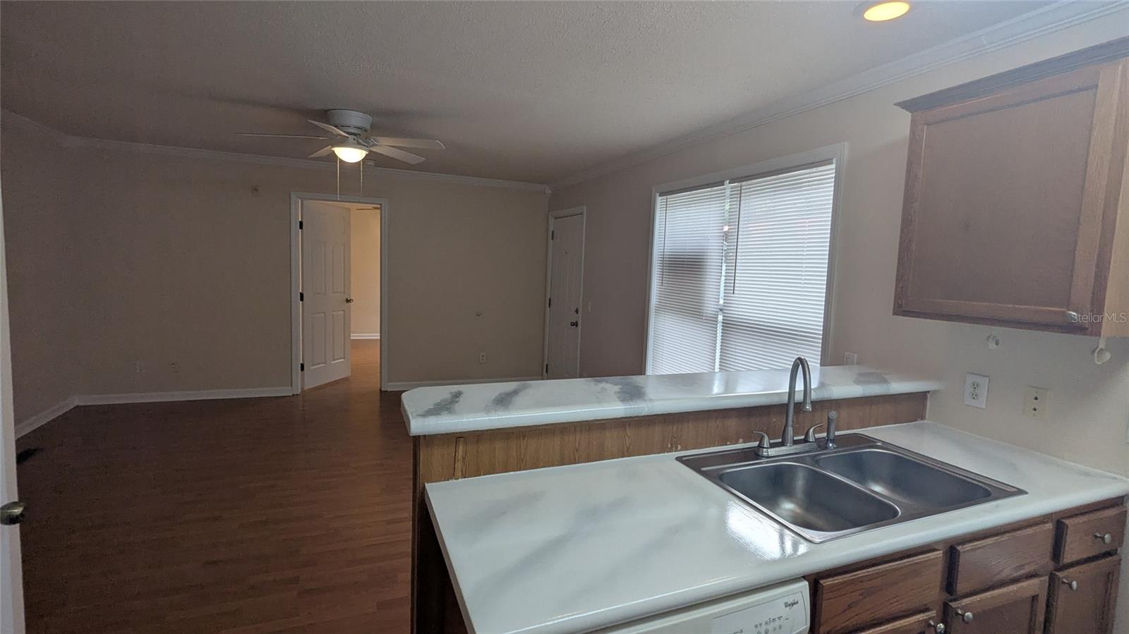 Image 19 of 29 For 2905 Archer Road T5028