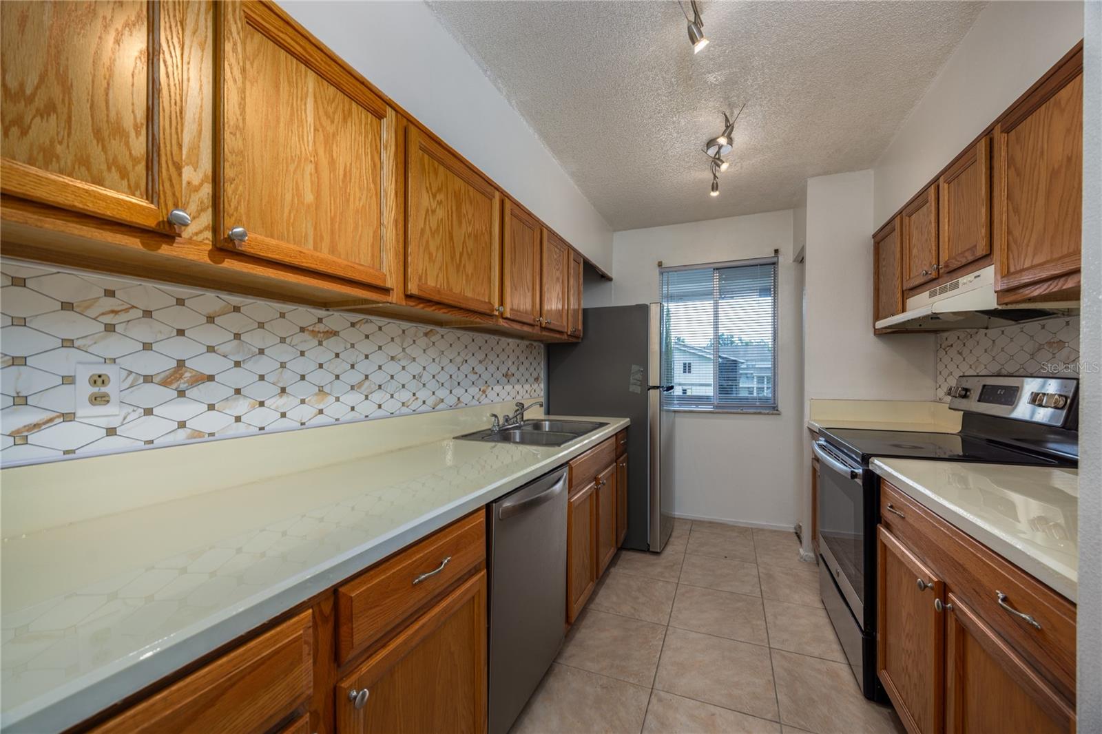 Image 11 of 21 For 6519 Newberry Road 210