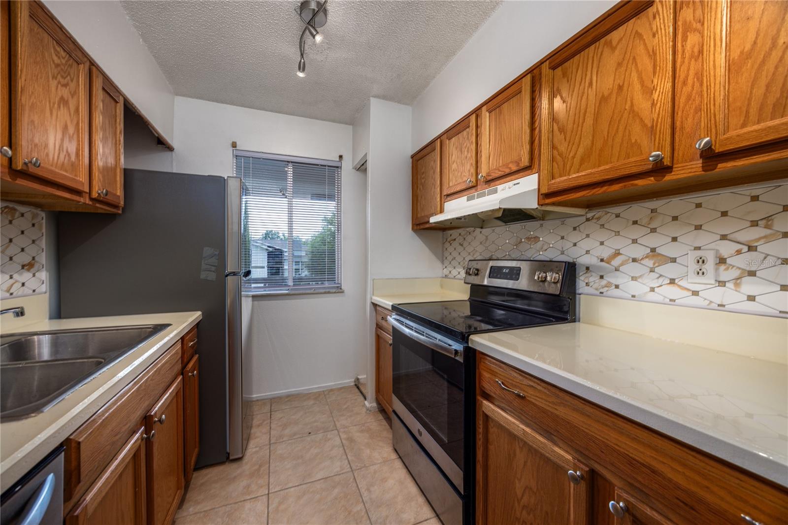 Image 12 of 21 For 6519 Newberry Road 210