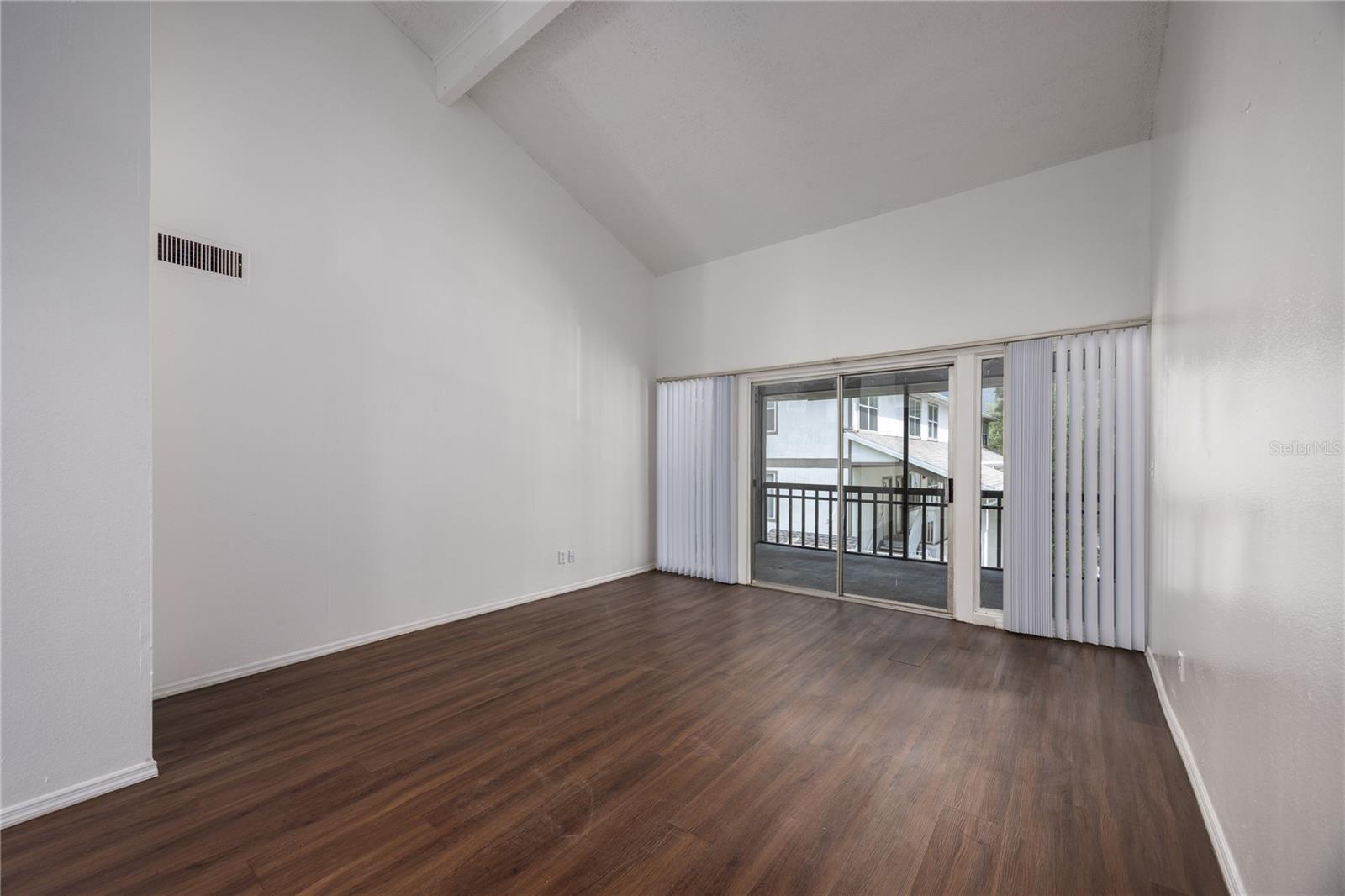 Image 6 of 21 For 6519 Newberry Road 210