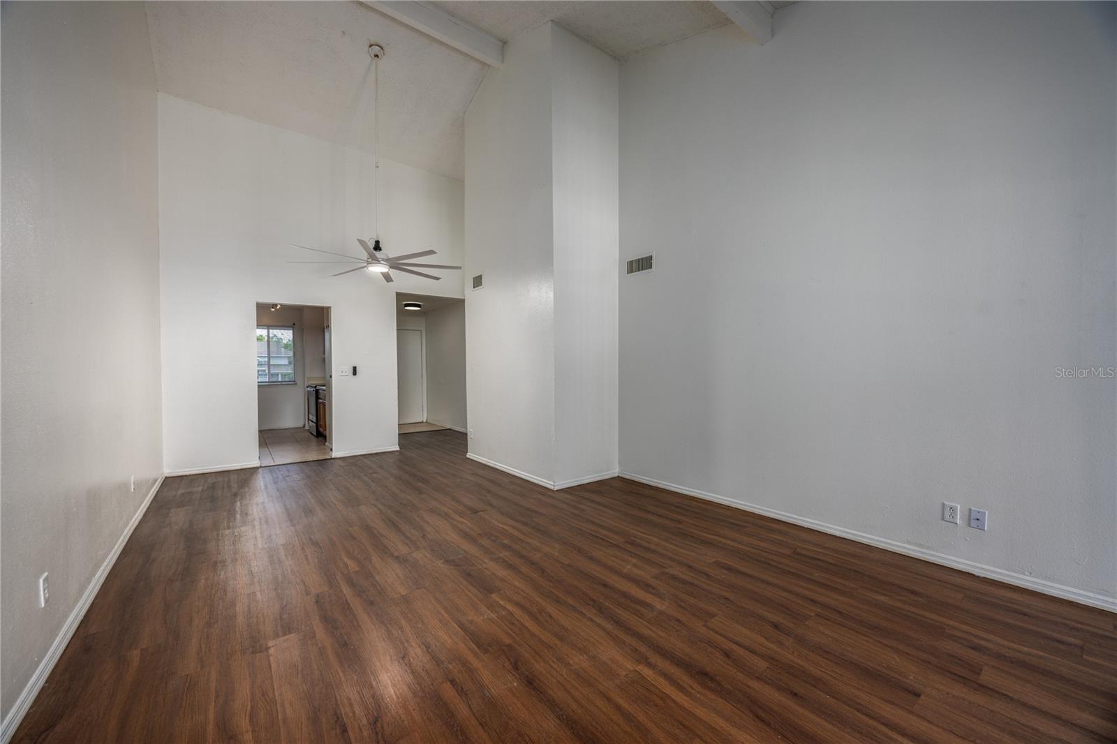 Image 9 of 21 For 6519 Newberry Road 210