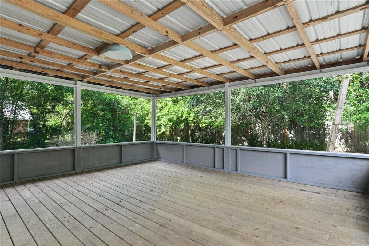 Image 11 of 32 For 916 9th Street