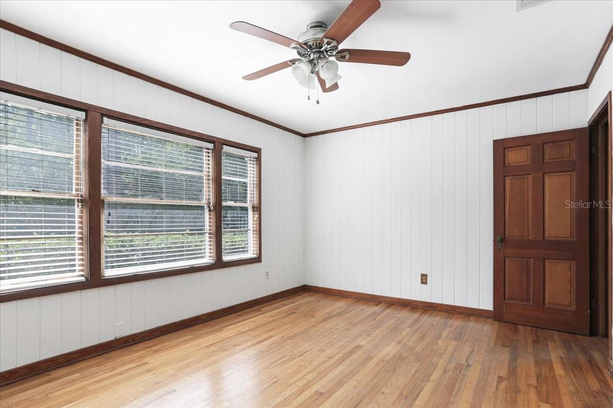 Image 15 of 32 For 916 9th Street