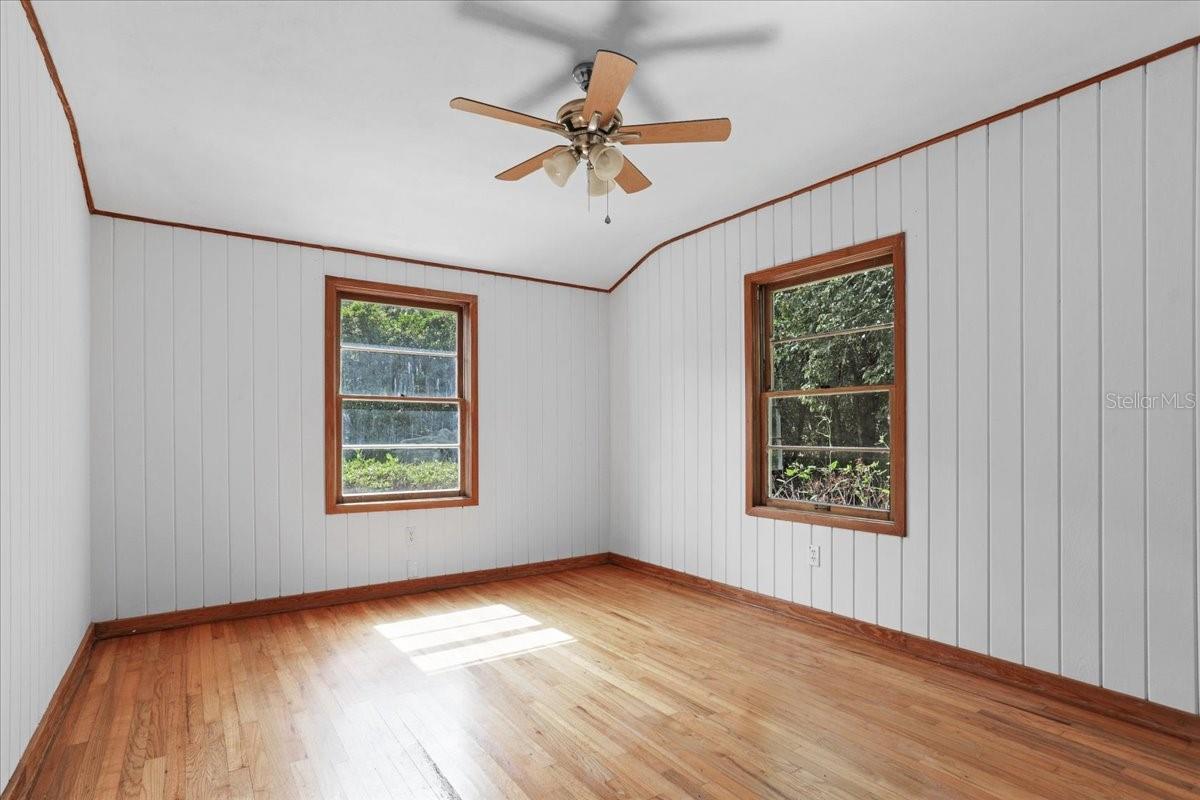 Image 18 of 32 For 916 9th Street