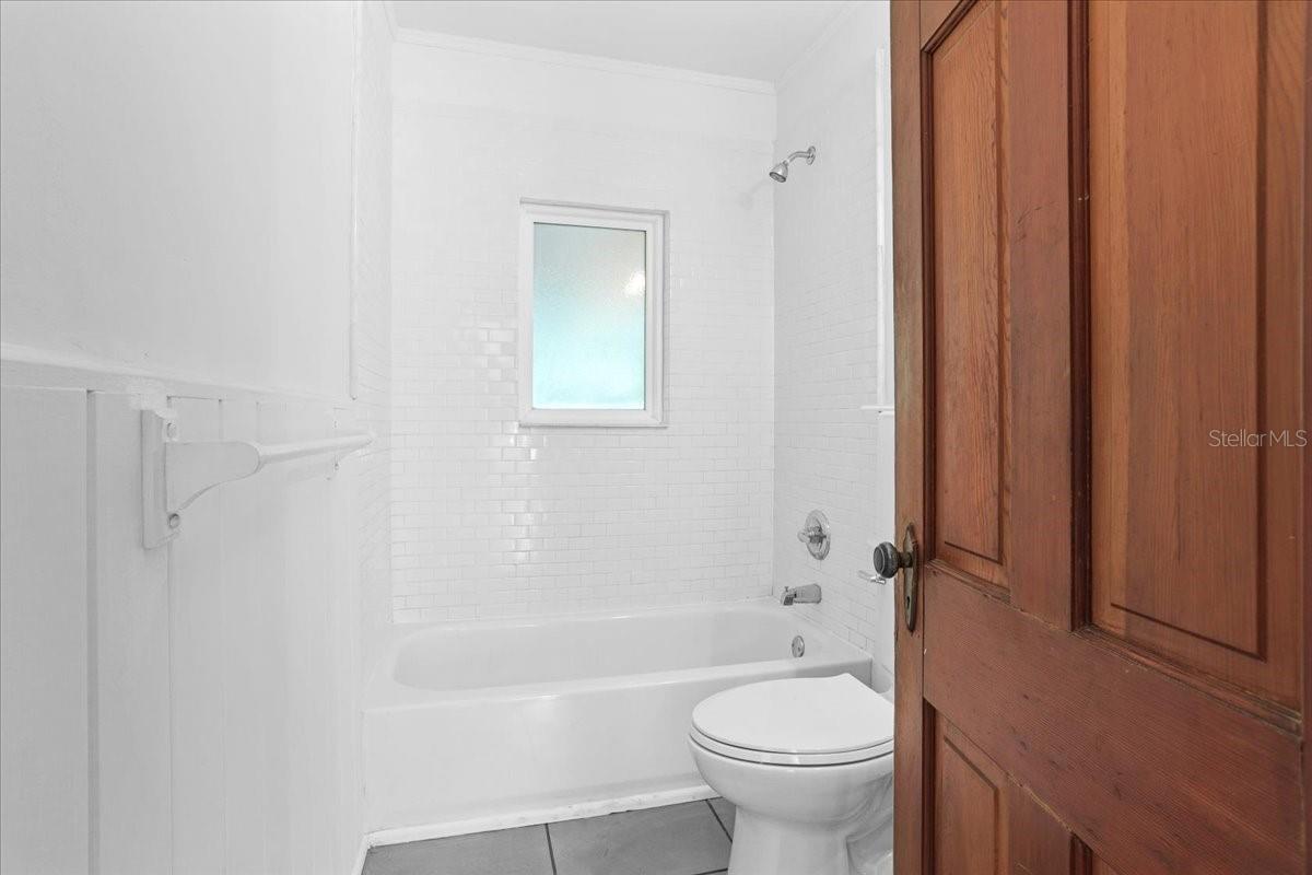Image 20 of 32 For 916 9th Street