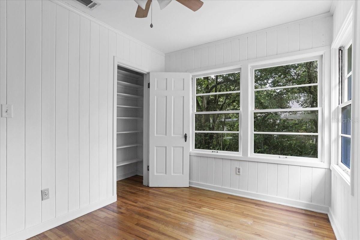 Image 23 of 32 For 916 9th Street