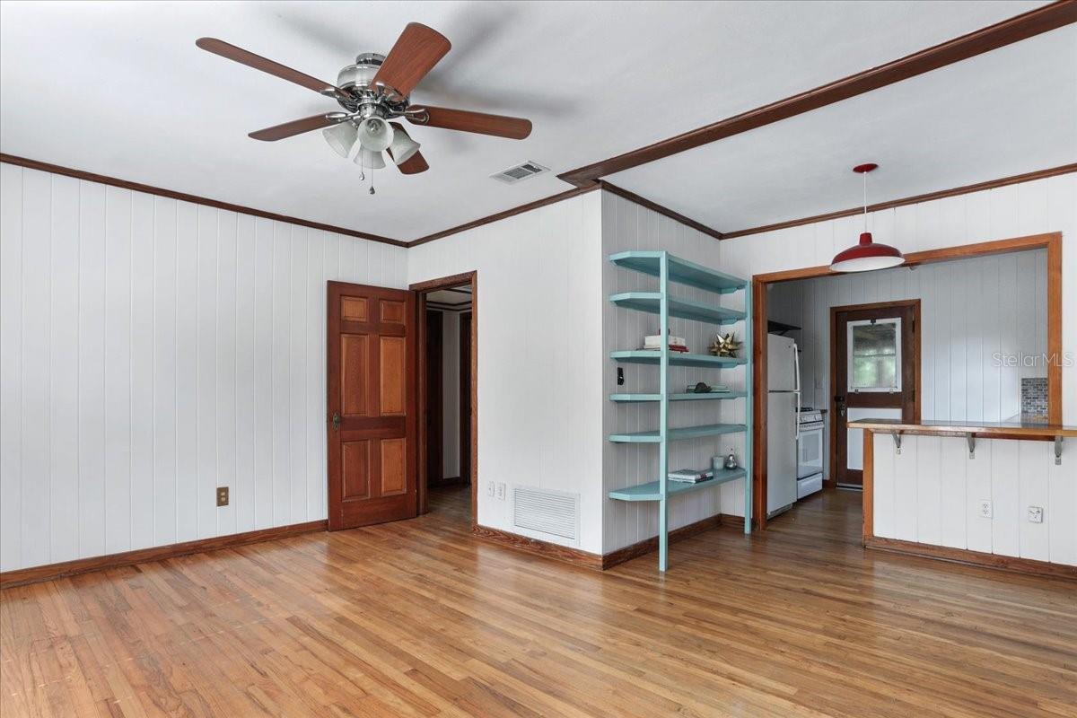Image 5 of 32 For 916 9th Street