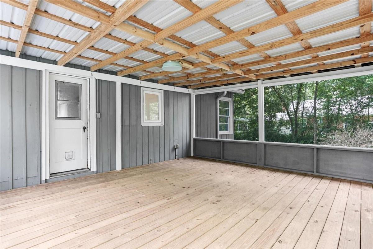 Image 9 of 32 For 916 9th Street