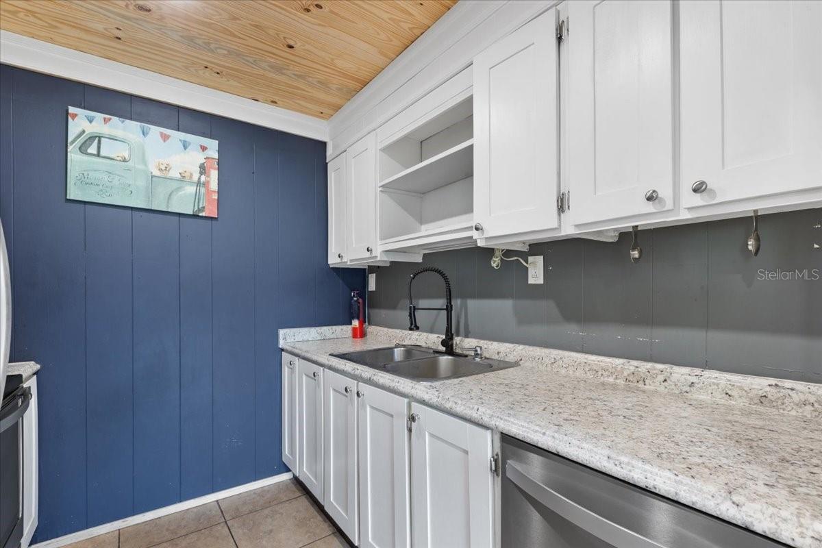 Image 5 of 45 For 6170 70th Street