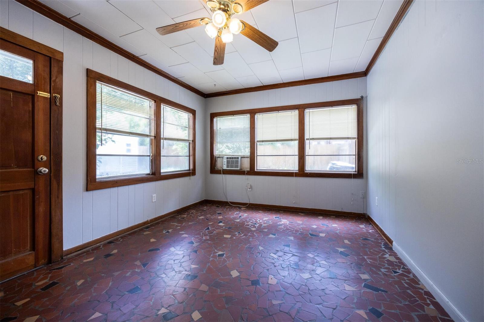 Image 13 of 59 For 1404 10th Avenue