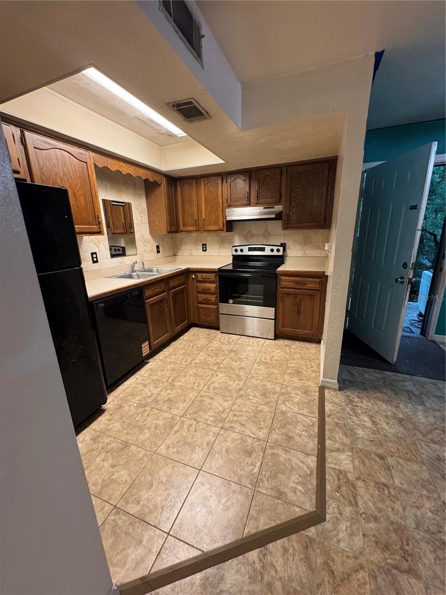 Image 10 of 15 For 1515 29th Road E3