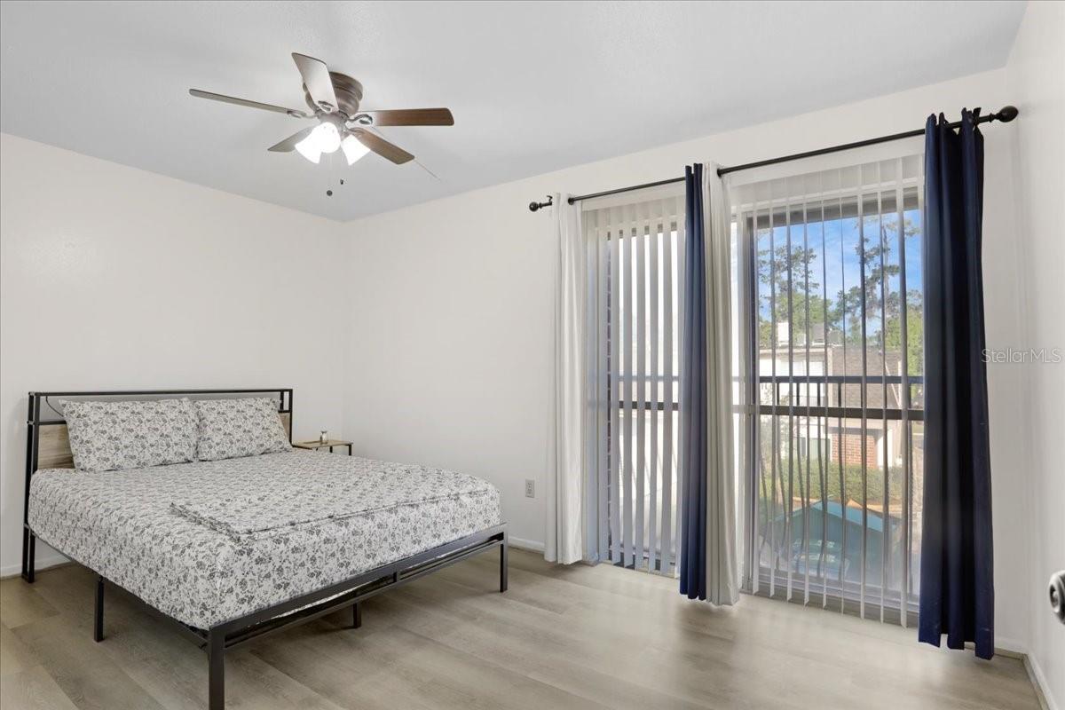 Image 16 of 23 For 1700 16th Court E30