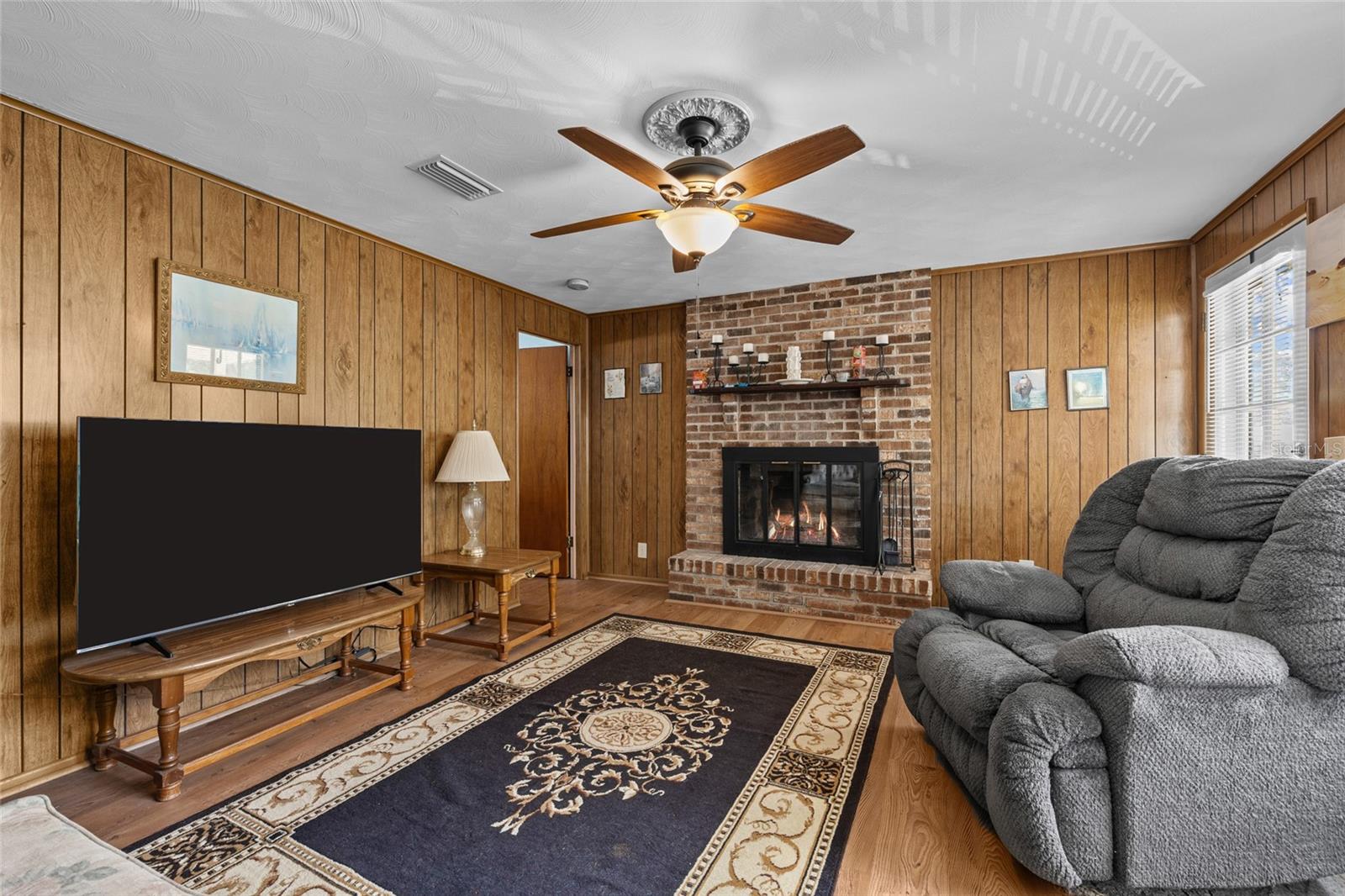 Image 11 of 24 For 207 Senter Avenue Nw
