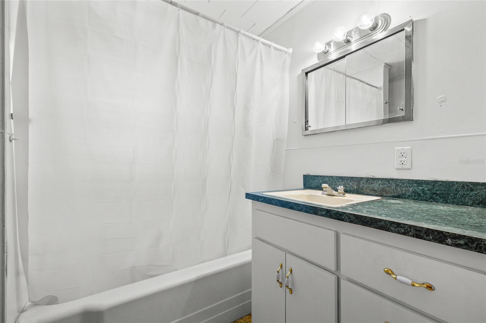 Image 18 of 24 For 207 Senter Avenue Nw