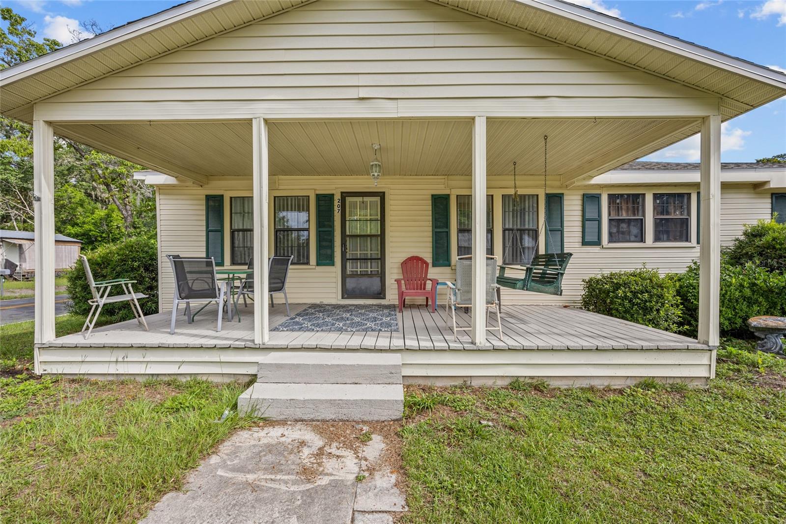 Image 3 of 24 For 207 Senter Avenue Nw
