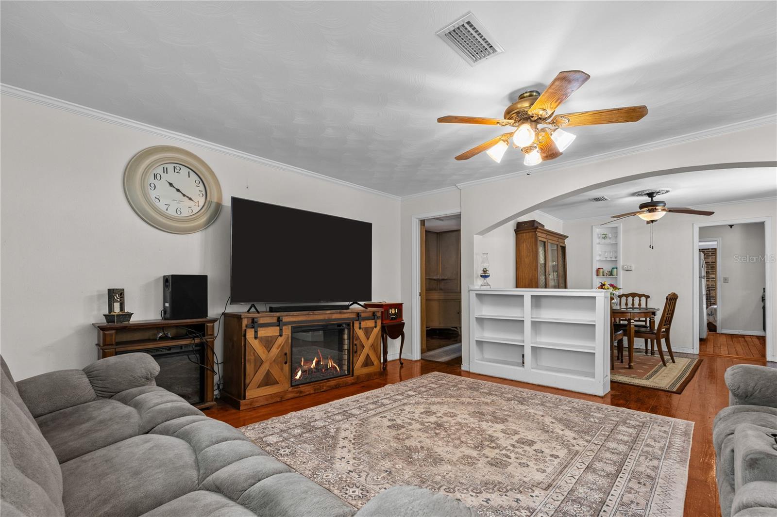 Image 5 of 24 For 207 Senter Avenue Nw
