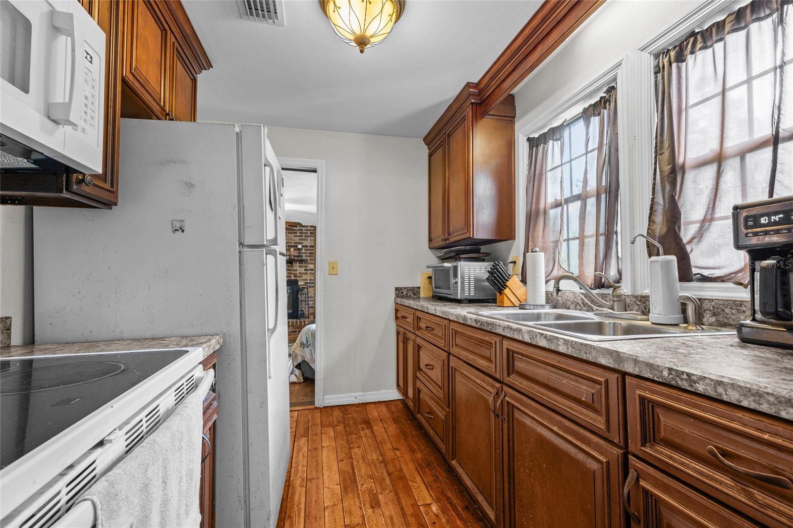 Image 8 of 24 For 207 Senter Avenue Nw