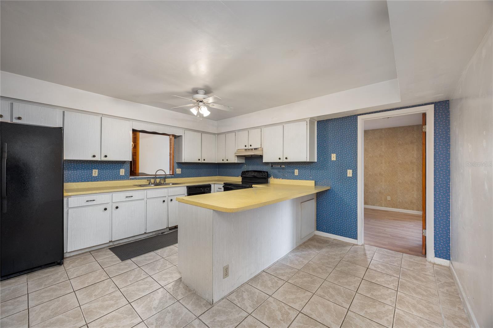 Image 15 of 49 For 2147 7th Place
