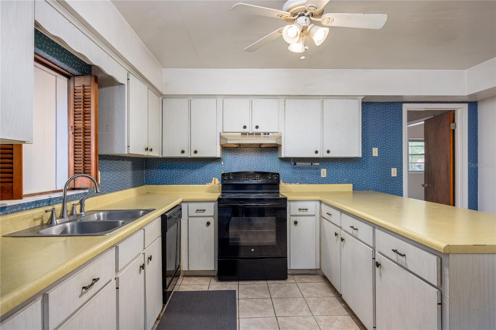 Image 16 of 49 For 2147 7th Place