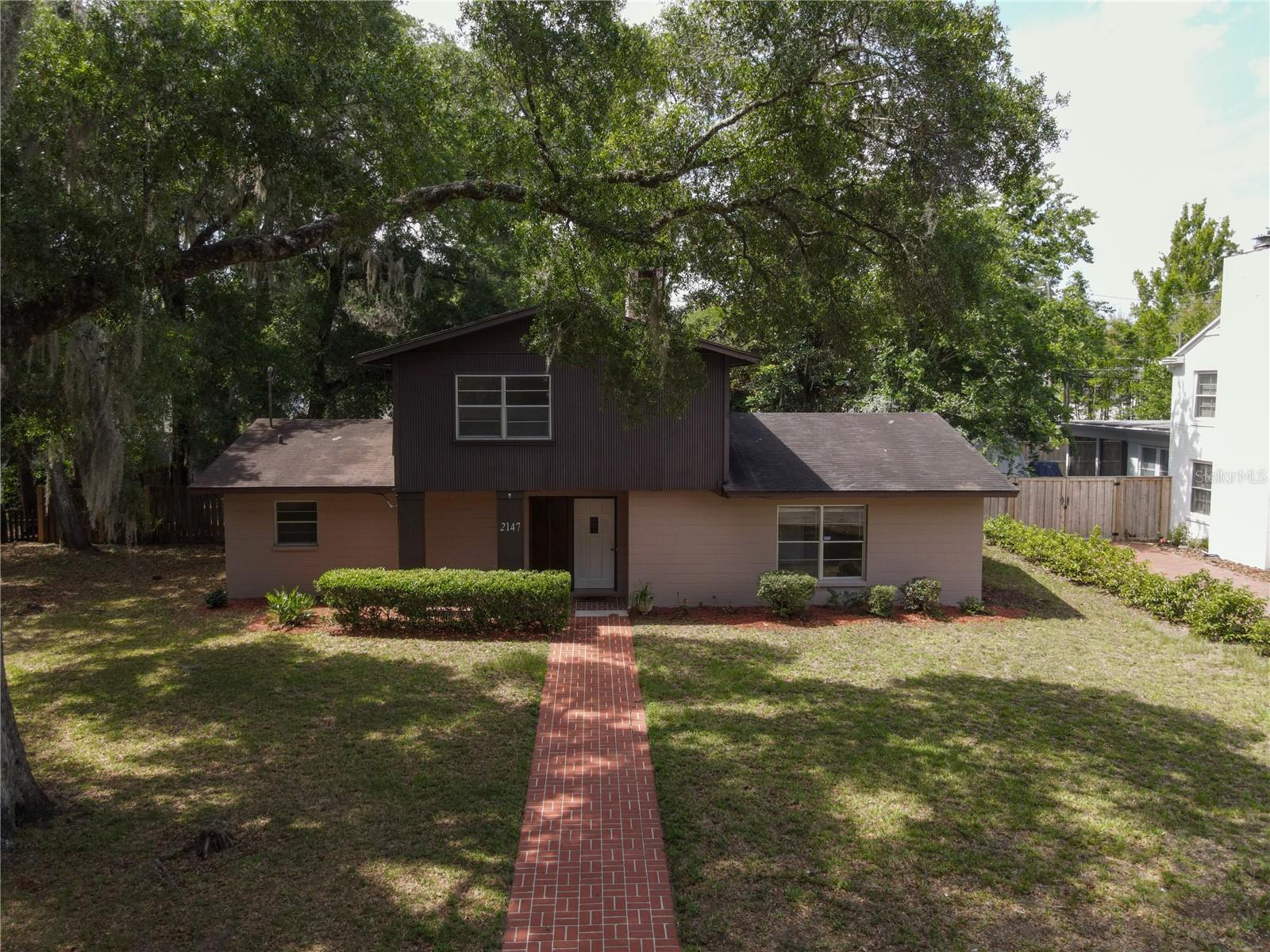 Image 42 of 49 For 2147 7th Place