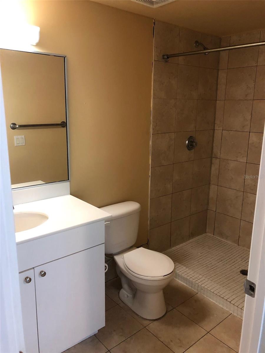 Image 14 of 20 For 2515 35th Place 215