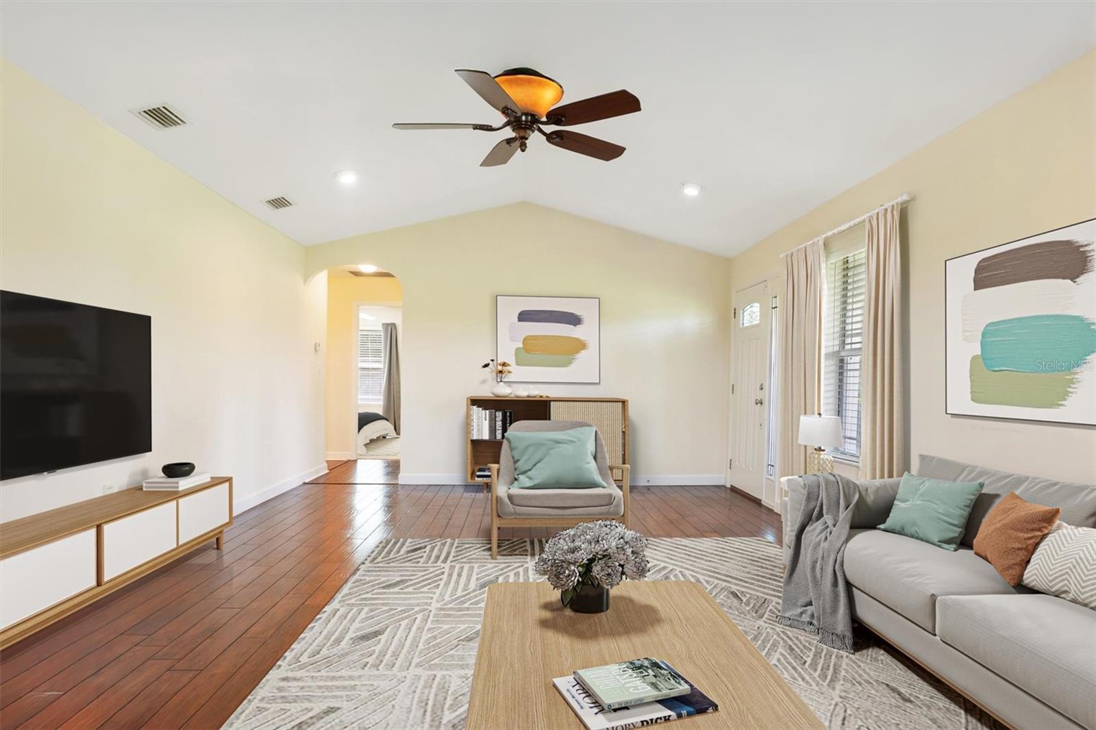 Image 8 of 67 For 9910 Santa Fe Avenue