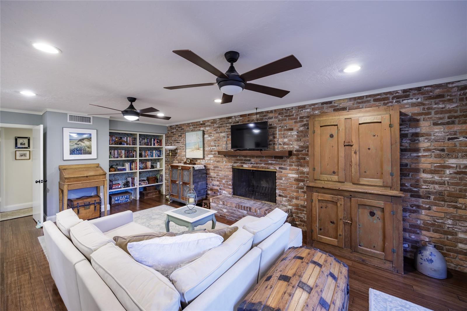 Image 16 of 71 For 2006 104th Way