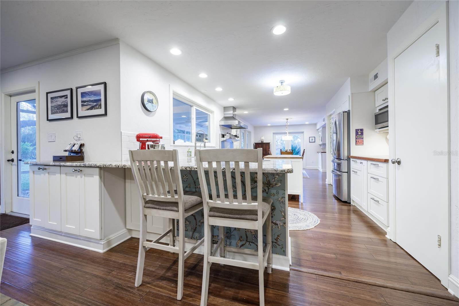 Image 18 of 71 For 2006 104th Way