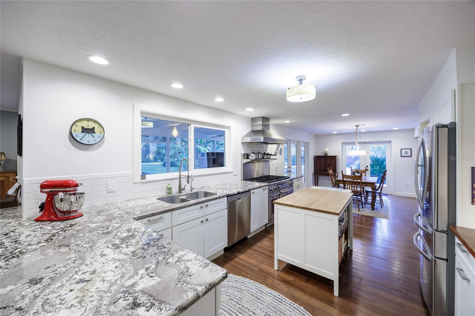 Image 20 of 71 For 2006 104th Way