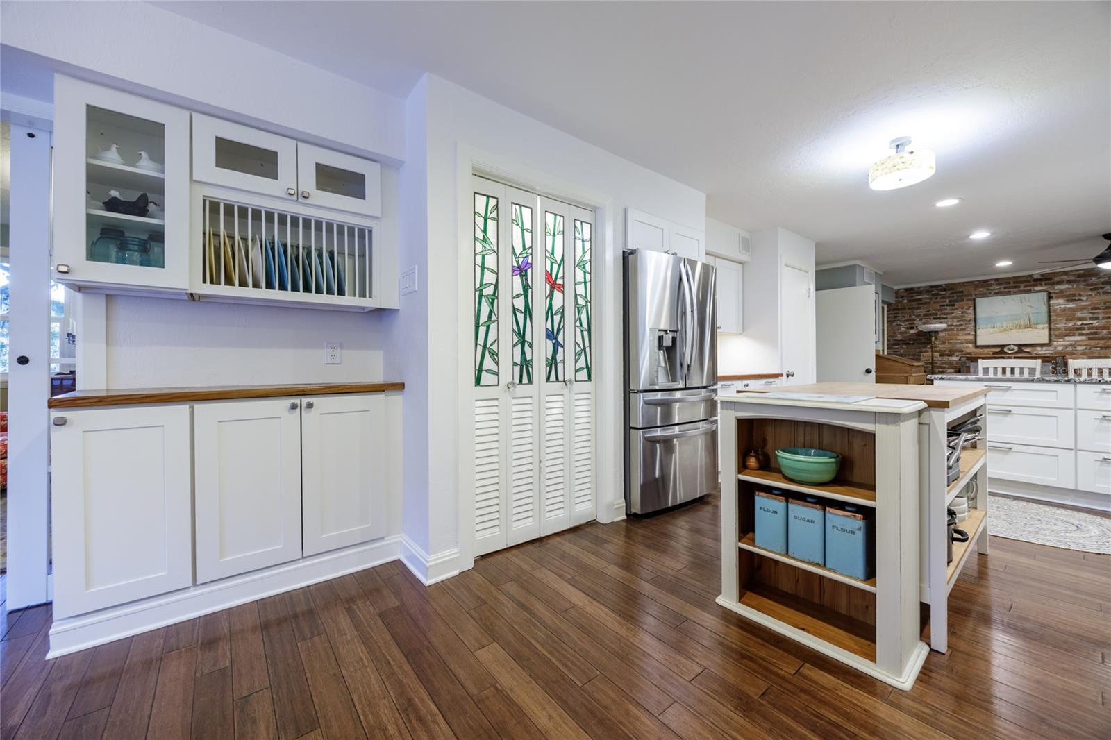 Image 22 of 71 For 2006 104th Way