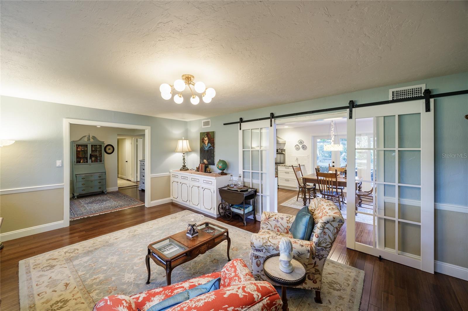 Image 29 of 71 For 2006 104th Way