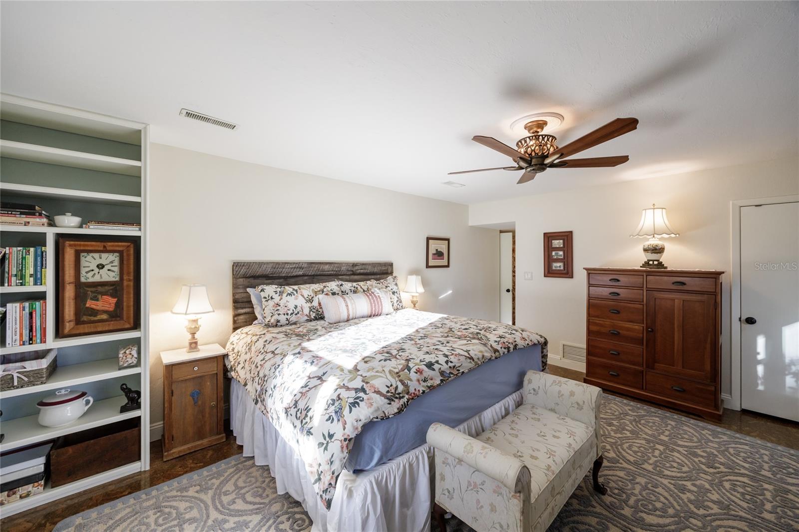 Image 33 of 71 For 2006 104th Way