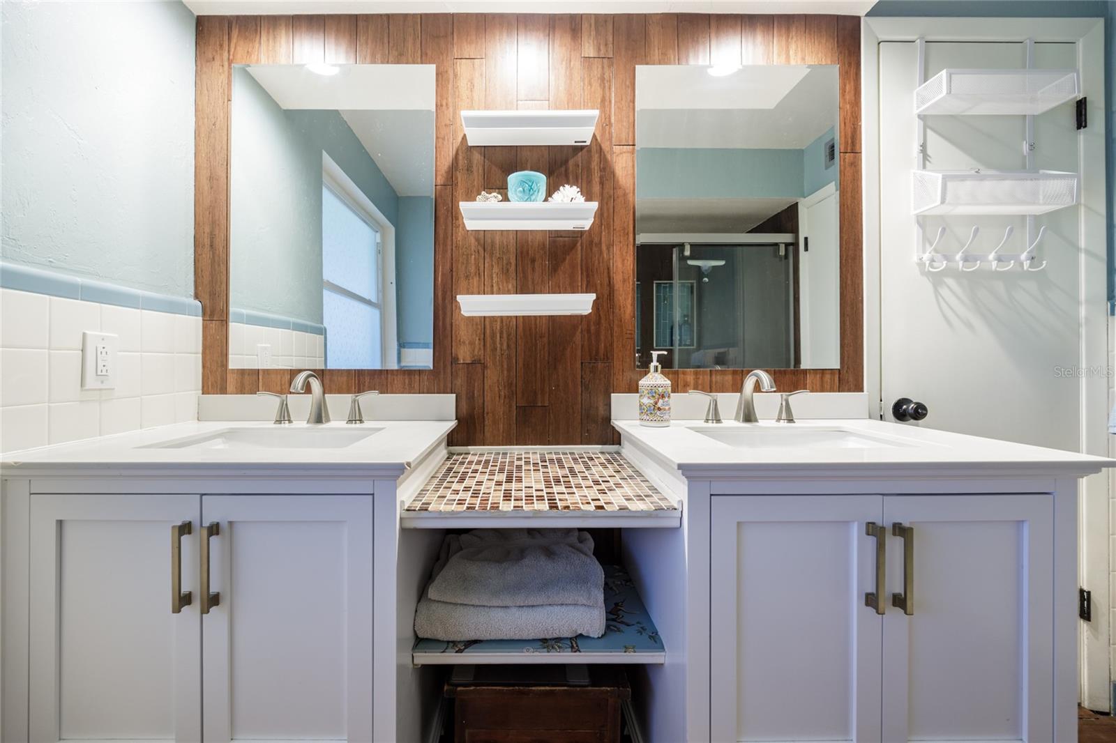 Image 35 of 71 For 2006 104th Way