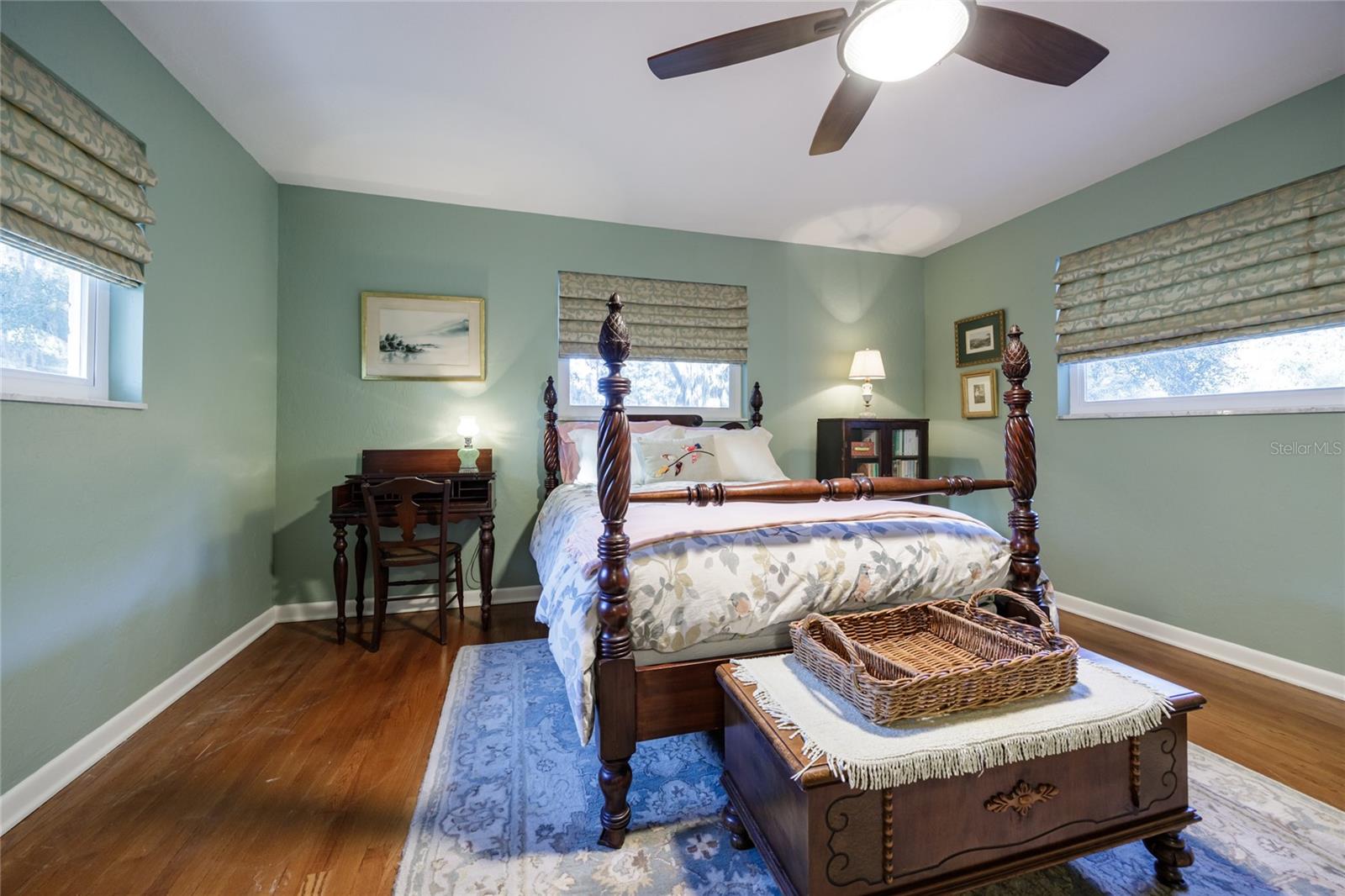 Image 39 of 71 For 2006 104th Way