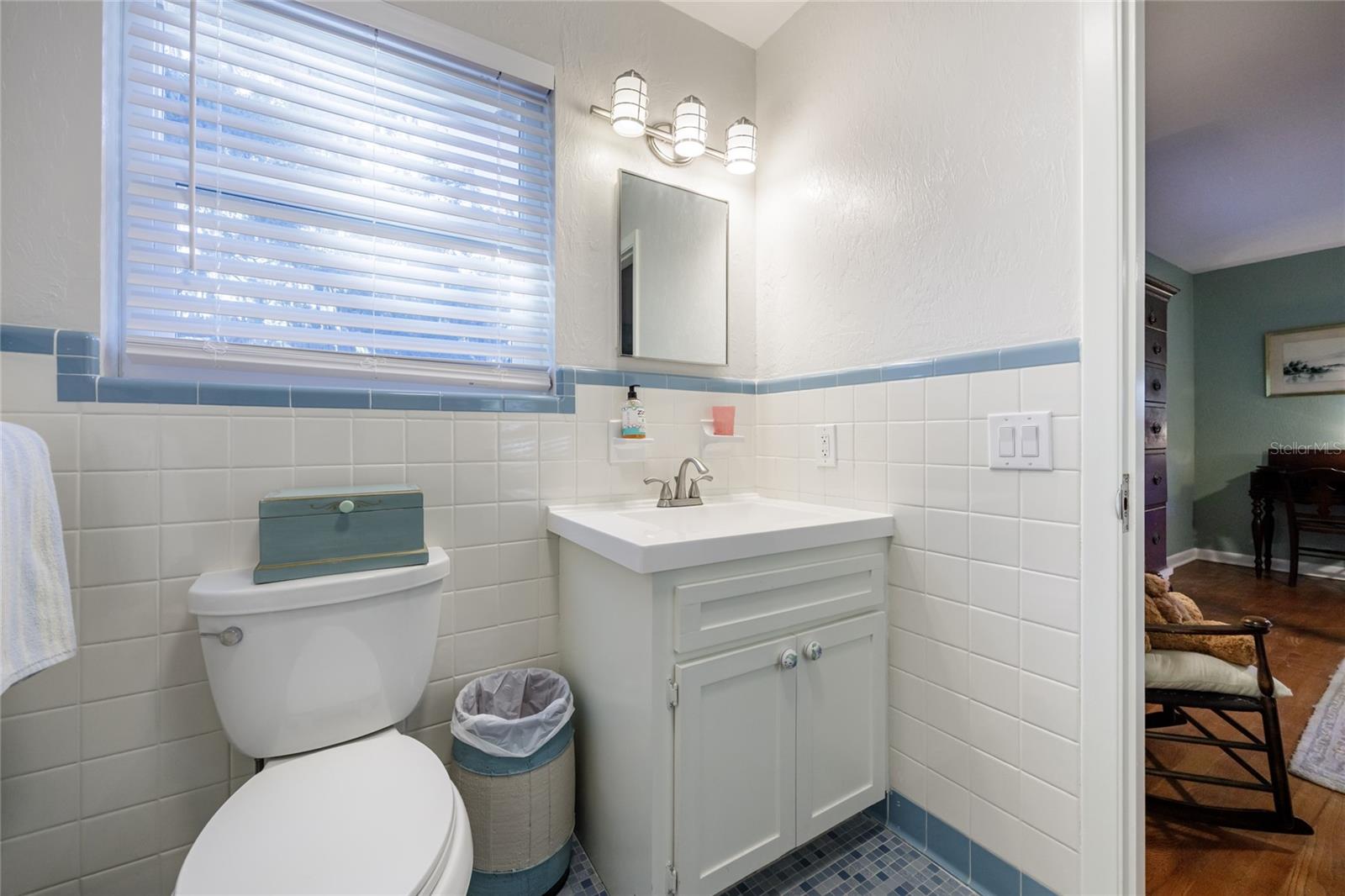 Image 42 of 71 For 2006 104th Way