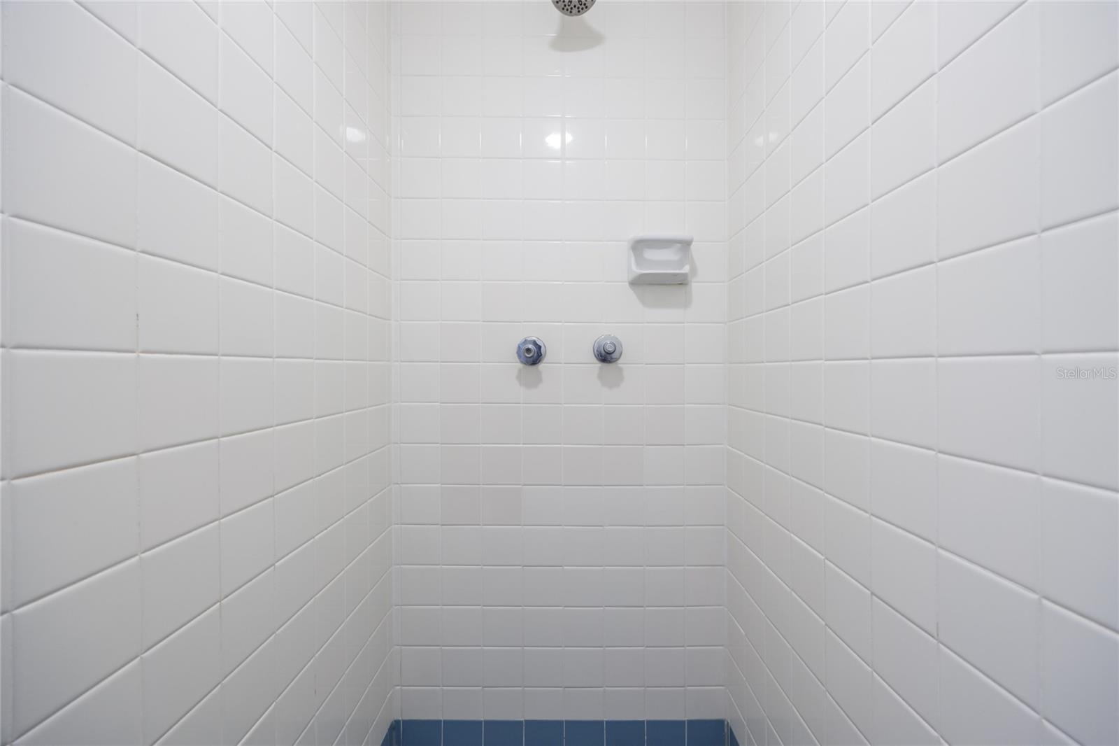 Image 44 of 71 For 2006 104th Way