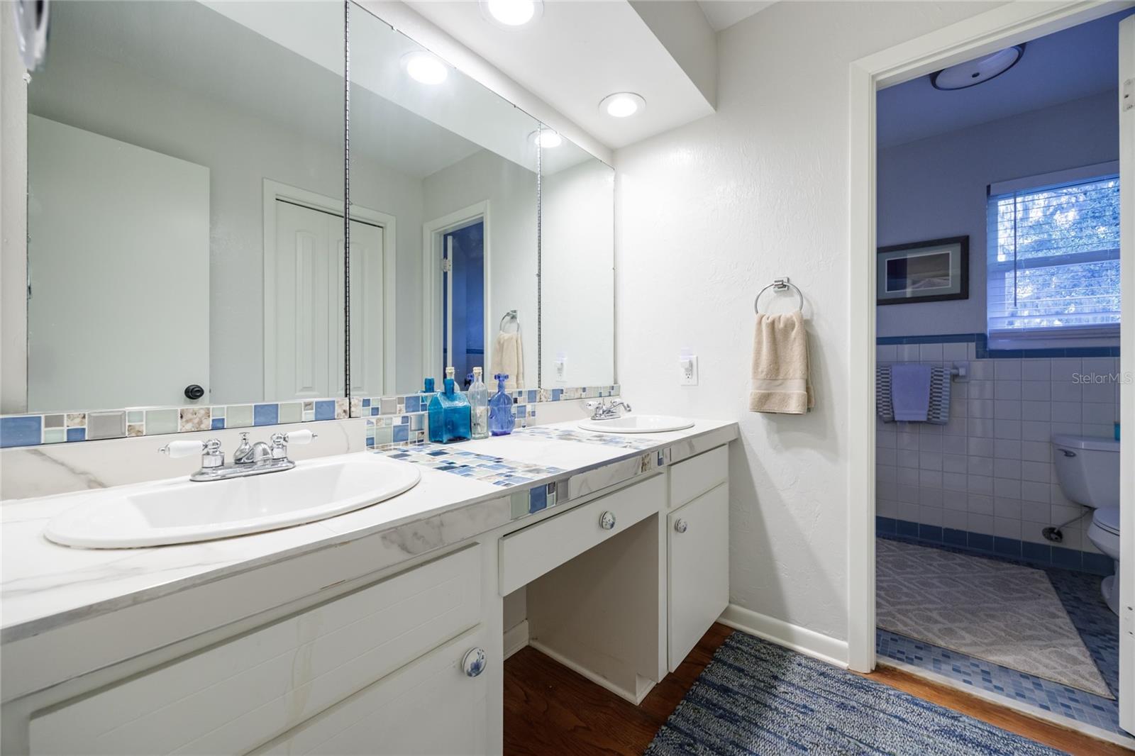 Image 53 of 71 For 2006 104th Way