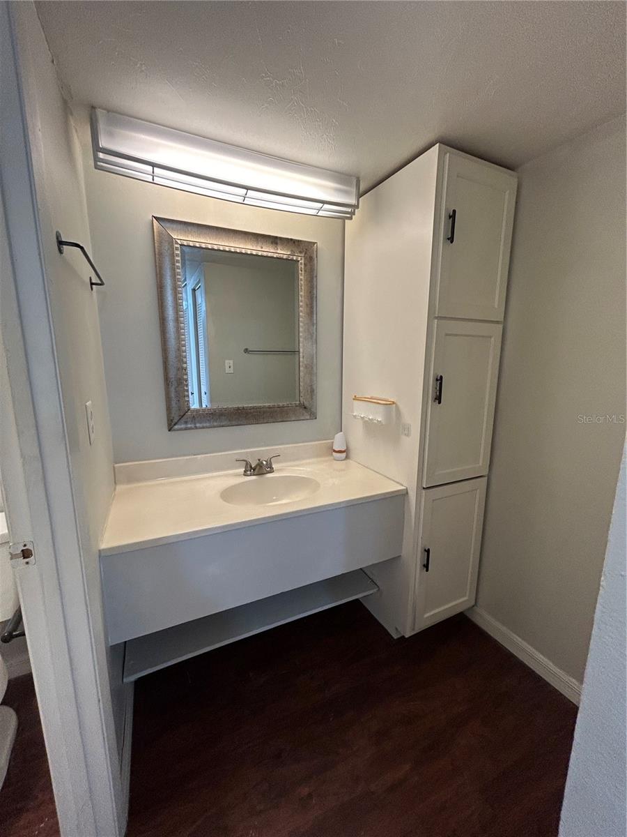 Image 16 of 19 For 2811 Archer Road X203