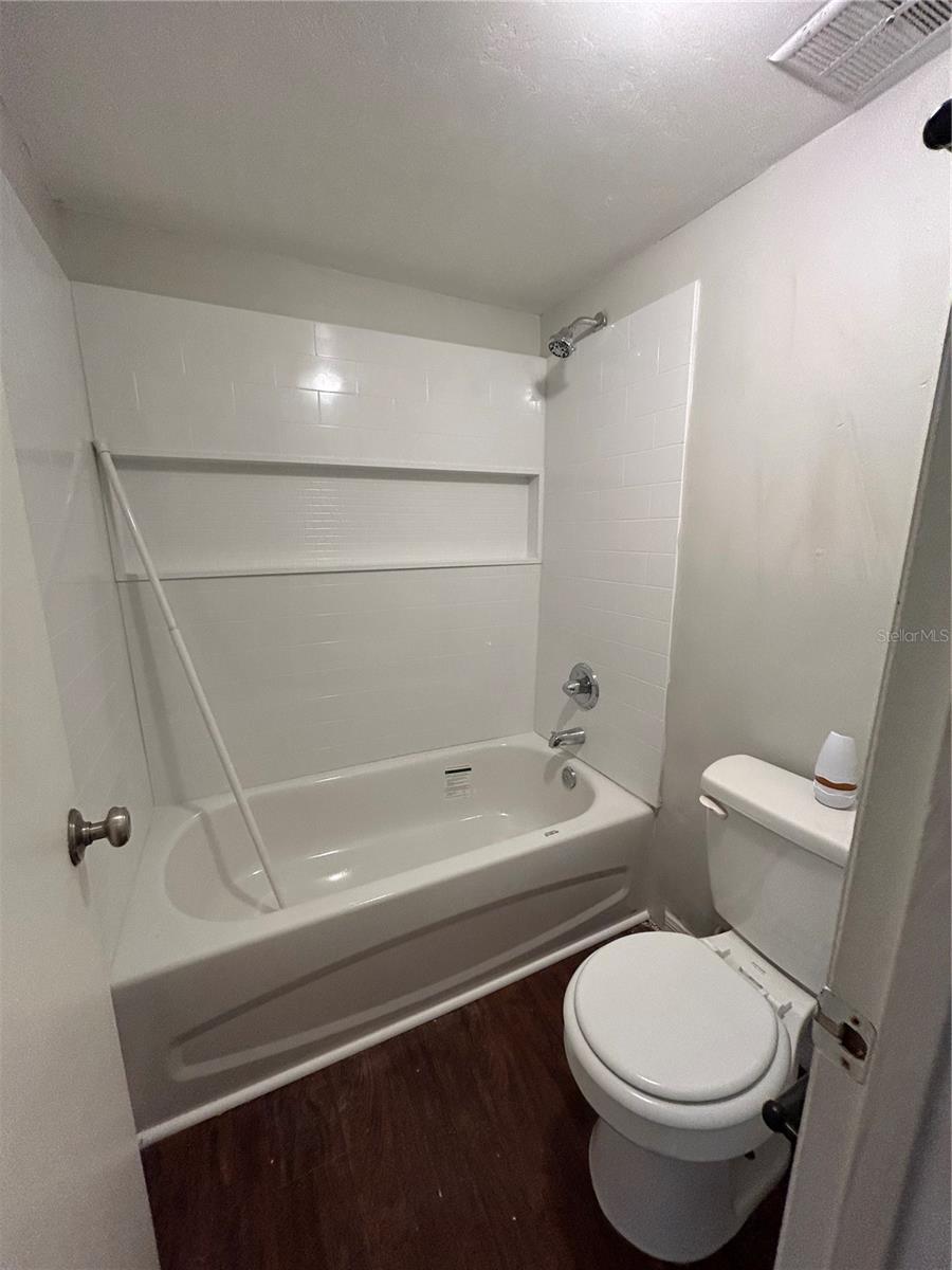 Image 17 of 19 For 2811 Archer Road X203