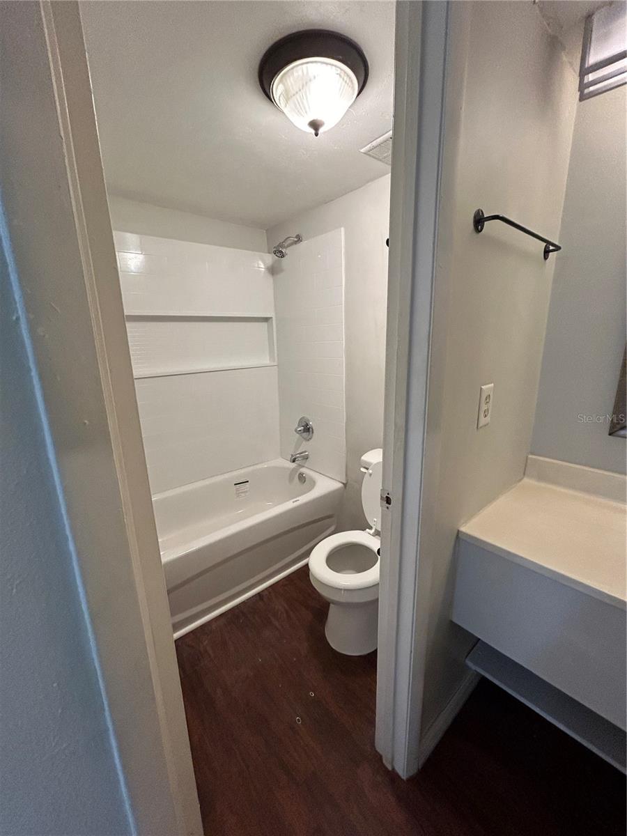 Image 18 of 19 For 2811 Archer Road X203