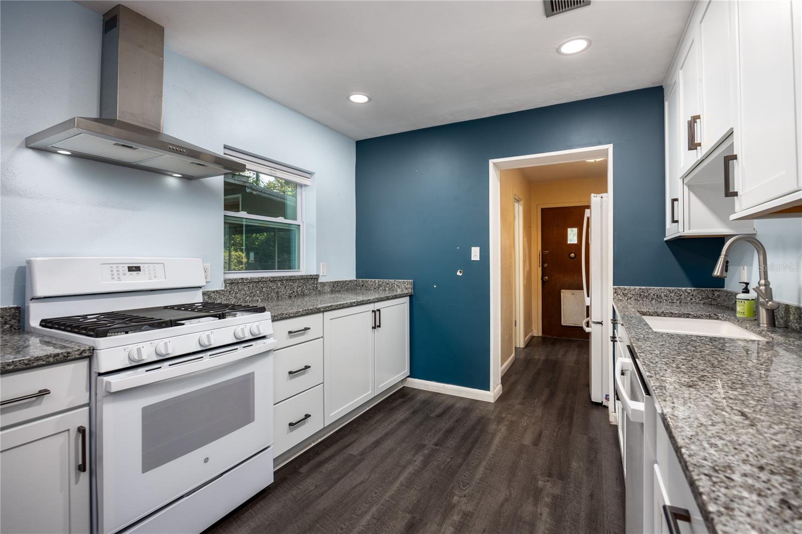 Image 10 of 31 For 1814 7th Street