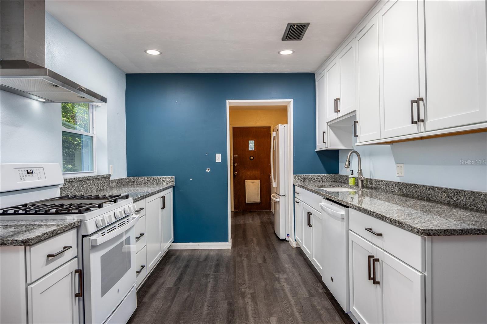 Image 9 of 31 For 1814 7th Street