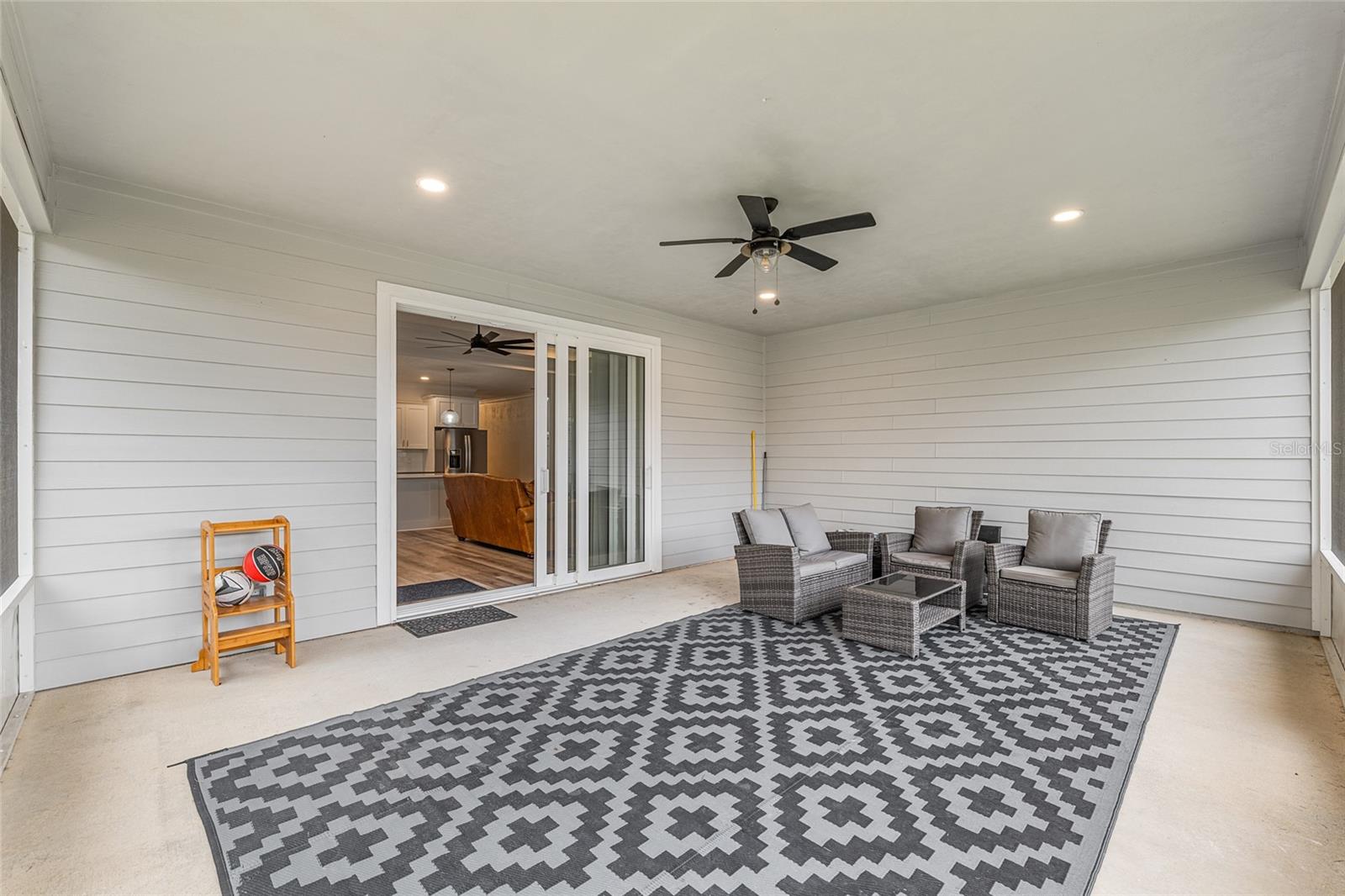 Image 52 of 97 For 1425 67th Drive