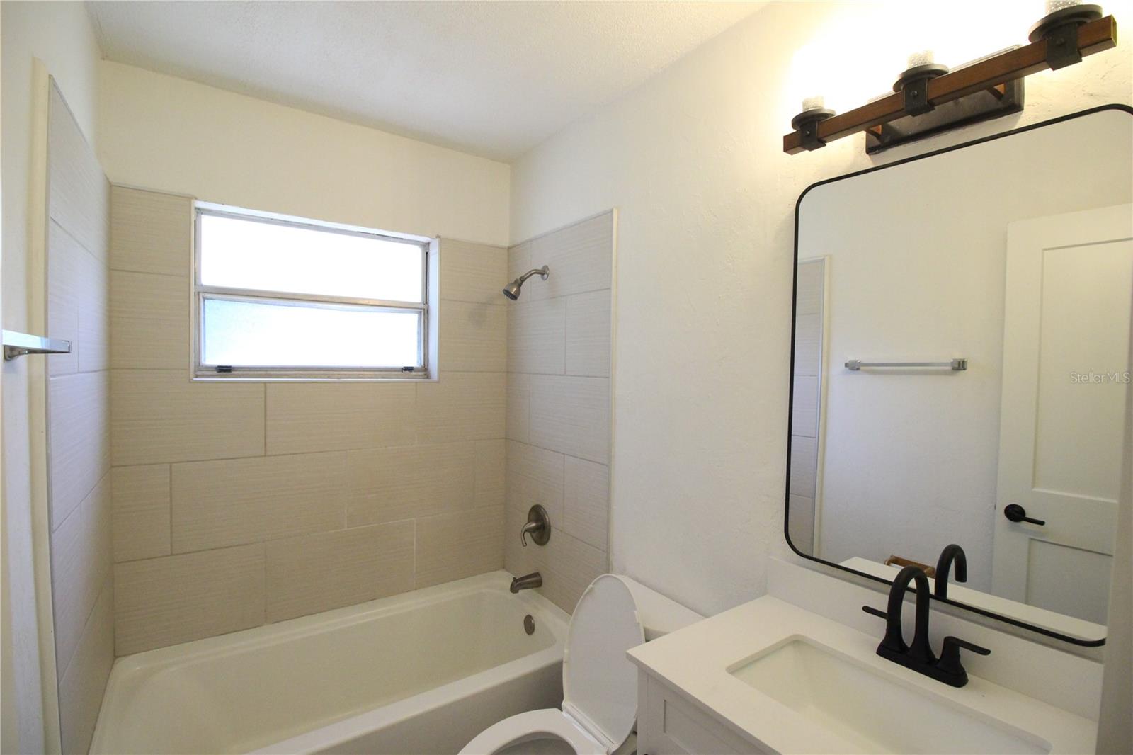 Image 11 of 19 For 706 24th Street