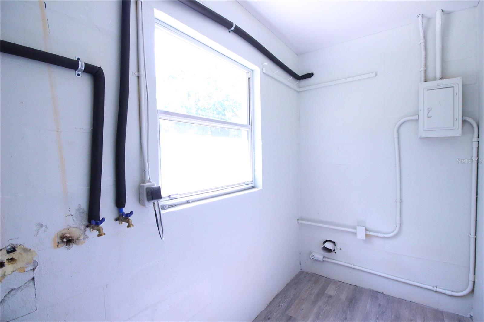 Image 16 of 19 For 706 24th Street
